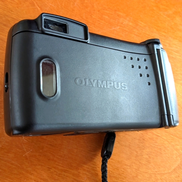 Vintage Olympus Accura Zoom 80 | 35mm Film Camera +Original Olympus Leather Case - Picture 3 of 10